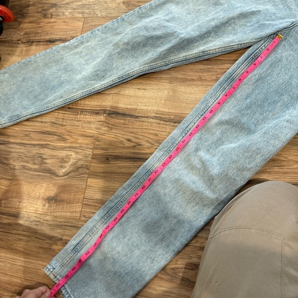 Abercrombie & Fitch Curve Love 90s Straight Jean Cross - Picture 6 of 8